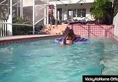 Milf Vicky Vette And Teal Conrad Eat Pussy By The Pool?
