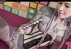 anal queen anuskatzz in corset, wanna see me play with metal toy and get ass fucked by huge dick ‘til i squirt?!