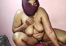 bhabhi had trouble with dick so cut hair to clean