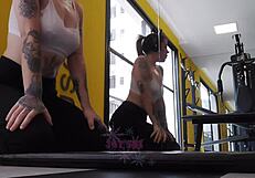 Naughty Blonde Flashes Cameltoe in Tight Leggings at Gym