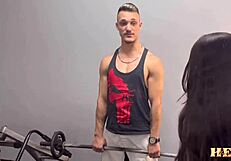 mc libera namorada pra malhar, ela da cha de buceta pro personal