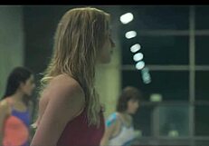 Clara Galle ส่องประกายในคอมพิเลชัน Olympo ตอนที่ 1 ด้วยเสน่ห์บลอนด์น่าทึ่ง