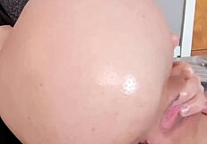 on cam showing and fucking while masturbating