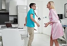 Finding a milfs nudes reality kings.