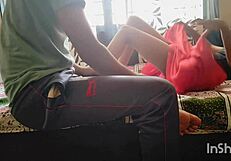 Деси бабхи в червена сари съблазнява слуга за члена му в путката й