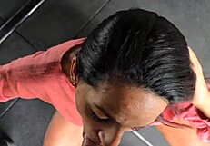 Sıcak MILF Spor Salonunda Gösteri Yaparken Sikiliyor