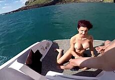 vamos passear de barco com big tits teen