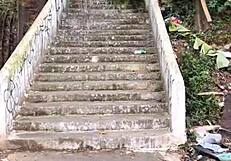 Amateur hottie with pink pussy climbs the hill craving wild street action