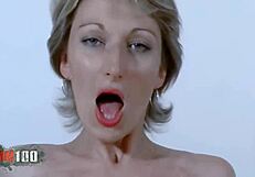 Francoska milf Estelle Clark doživi grobo sejo v spalnici s Terry Kemaco, do orgazma na postelji.