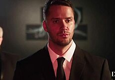 Mia, the erotic artist, becomes the collector's latest obsession