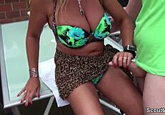 Skandal - Mutti Fickt Jungspund Mitten Auf Der Gartenparty