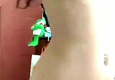 brunette novinha dances naked, showing off her delicious body in raw delight