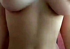 brunette novinha dances naked, showing off her delicious body in raw delight