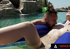 Petite Babe Liz Jordan Gets Lesbian Pussy Fucked To Creampie