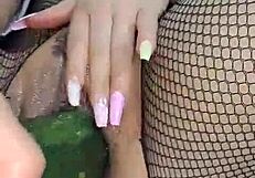 Sexo Con Pepinos Ardiente Colombiana Se Mete Un Pepino En La Vagina Con Mucho Placer La Coneja Rabitquicky Official Esta Sedienta De Verga Y Decide Meterse Un Pepino Hasta Venirse Muchas Veces