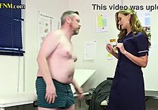 Femdom medicinske sestre ponižujejo fanta z majhnim 18+ kurcem v skupinski ročni masaži