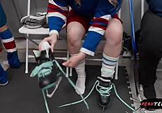 Big Ass Teen 18+ Seduces Cameraman In The Locker Room With Her Blonde Big Tits And Natural Tits.