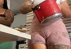 The Most Swollen Pussy You've Seen Flashing