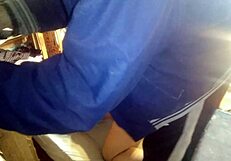 me pongo en cuatro para que mi novio me coja duro