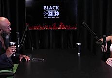 Morena在说讨厌剃毛后展示毛茸茸阴部和屁股，被朋友评判，从俄罗斯人吞精液，在沙特被禁 - Bibi Hourani