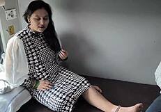 saas ki chudai train mein ghodi banake