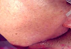 velho nerd chupando a novinha bucetuda