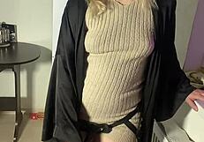 i'm a blonde femdom using toys on himm