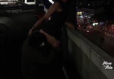 miroslava se deja chupar la chocha por un desconocido en un estacionamiento