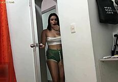 descubro a mi hermanastro masturbandose con su culo enorme en pov