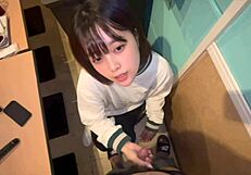 Female Student Cheats at Karaoke Despite Boyfriend