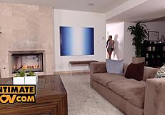 Karlee organise un trio secret mff avec sa meilleure amie chaude et grosse bite 😈