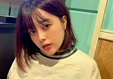 Female Student Cheats at Karaoke Despite Boyfriend