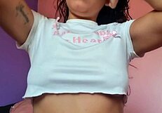 Morena gostosa se masturbando com os dedos pov latina espuleta maia