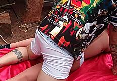 Игра с жопой секс-куклы и игрушками в анал