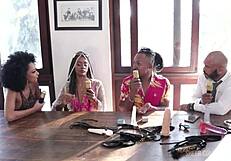 Ei încearcă să lucreze la problema prejudecății pentru că e foarte mare încă în mijloc și au făcut sex deja în locuri publice - cuplu negru rj sheer red