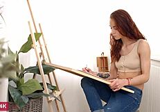 فتاة حمراء صغيرة 18+ تلهمها ركوب الزب كوغيرل لقذف داخلي في الكس المحلوق ثم دوجي