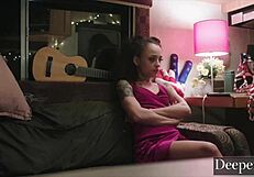 deeper! holly and evelyn take friendship further with licking and scissoring!