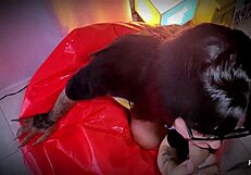 sem piedade garota fitness usada para o prazer dele buceta e garganta profunda até engolir tudo