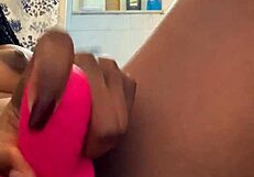 watch this ebony babe masturbate solo with her dildo?