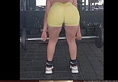 i suda en el gym para complacer machos...