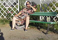 hairy mature flashing in the park