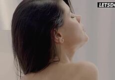 جلسة جنس ليزبي مذهلة مع نموذجين حسيتين 10 10 - وايت بوكس إكس