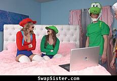 stepbrothers whip out their dicks they get right to work - swapsister