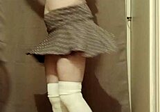 2024 09 01 esclave f en mode petite 18+ écolière flashing and orgasming