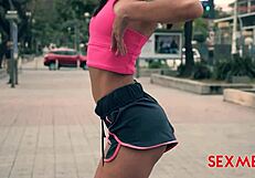 skater hottie carolina guerrero gives quick blowjob