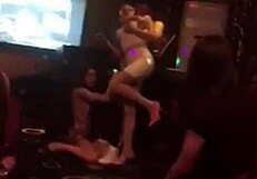 picking up girls in the vietnamese bar