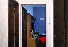 madrasta finge que não está afim e fica espionando o enteado gostoso bravinho até chegar onde quer 😏