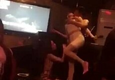 picking up girls in the vietnamese bar