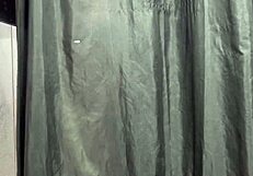 um homem invadiu o vestuario de uma loja famosa em sao paulo e me fodeu todinha sem camisinha meu cu ficou esfolado de tanta pica gozou dentro