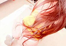 زوجة أب مكسيكية في أمريكا تلعب دور مومس موظفة، تُلمس من ابن زوج للمال